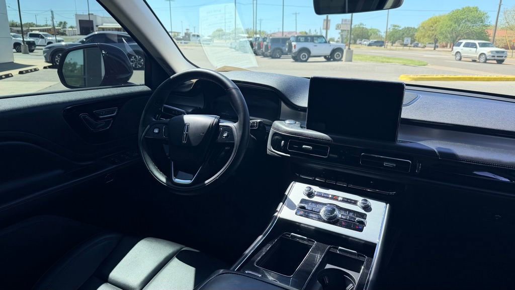 Used 2023 Lincoln Aviator AWD image 14