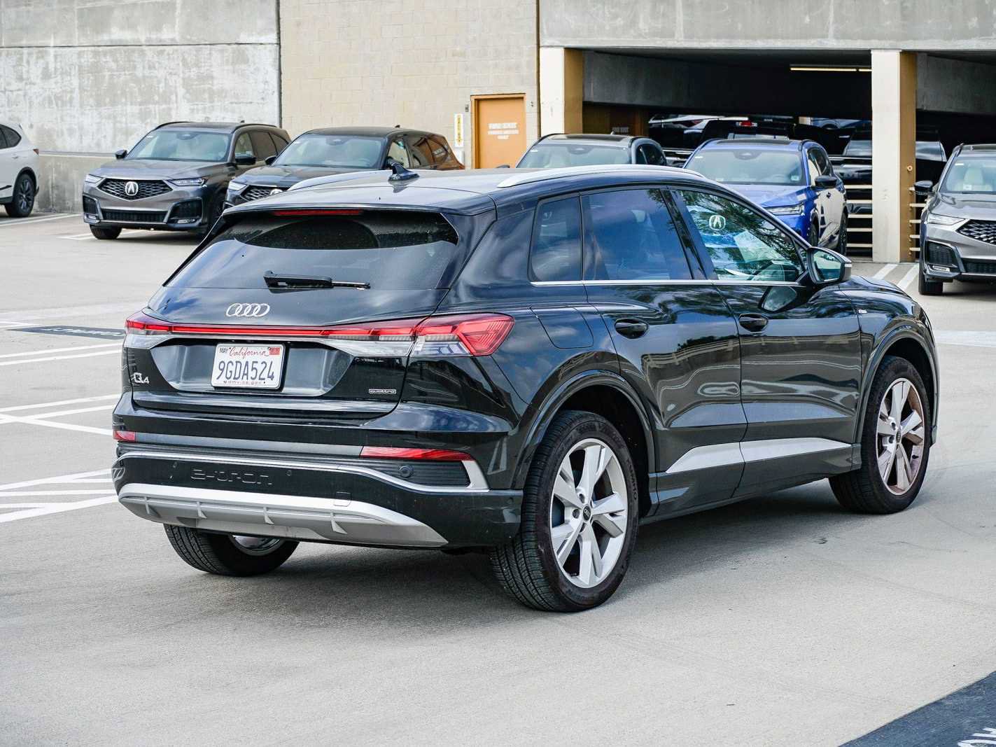 Used 2023 Audi Q4 e-tron Premium Plus w/ Premium Plus image 4