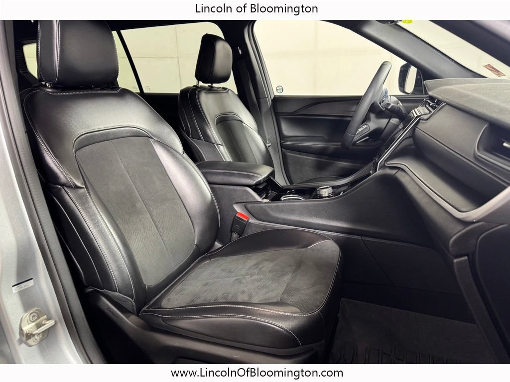 Used 2023 Jeep Grand Cherokee L Laredo AWD/4WD image 12