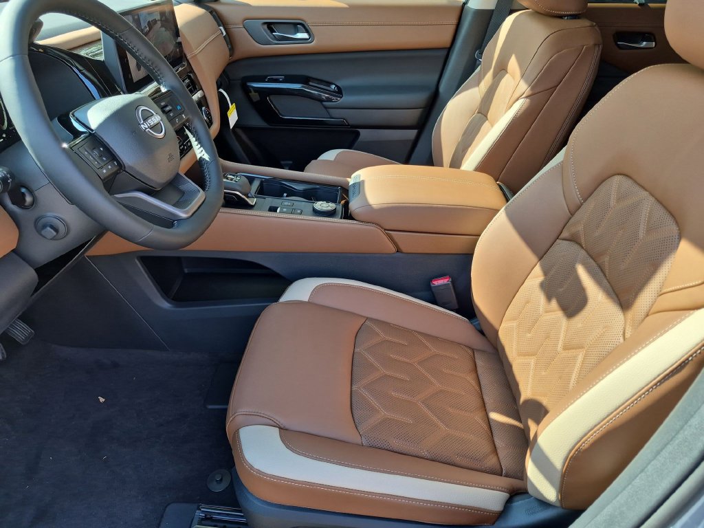 New 2026 Nissan Pathfinder Platinum AWD/4WD image 6