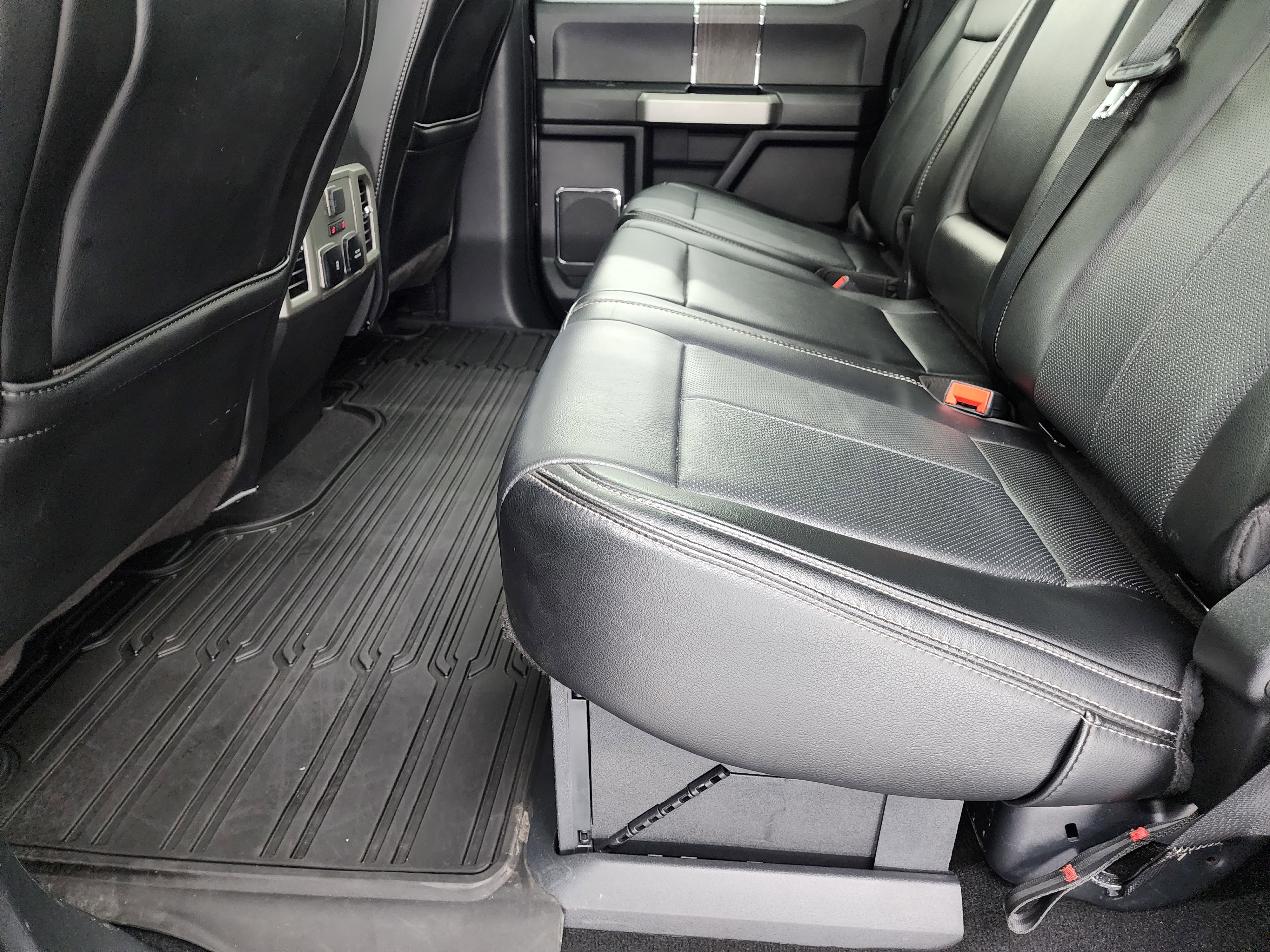 Used 2020 Ford F350 Lariat w/ Lariat Ultimate Package image 43