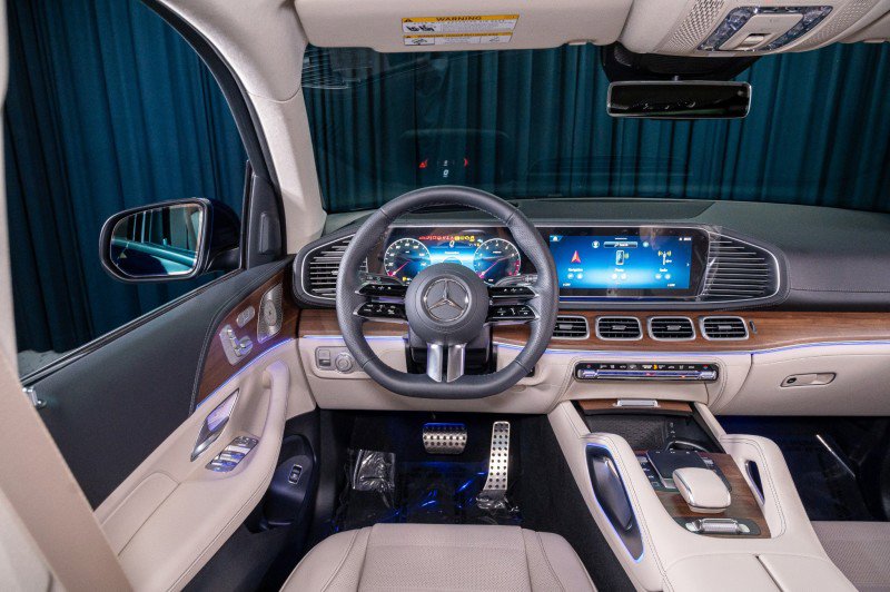 New 2026 Mercedes-Benz GLS 580 4MATIC image 15