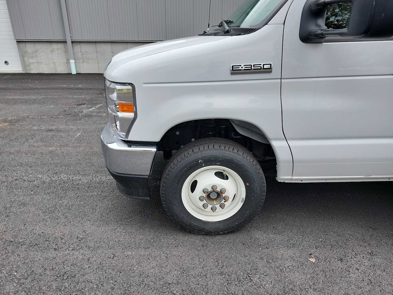 New 2025 Ford E-350 and Econoline 350 Super Duty w/ Power Equipment Group image 10