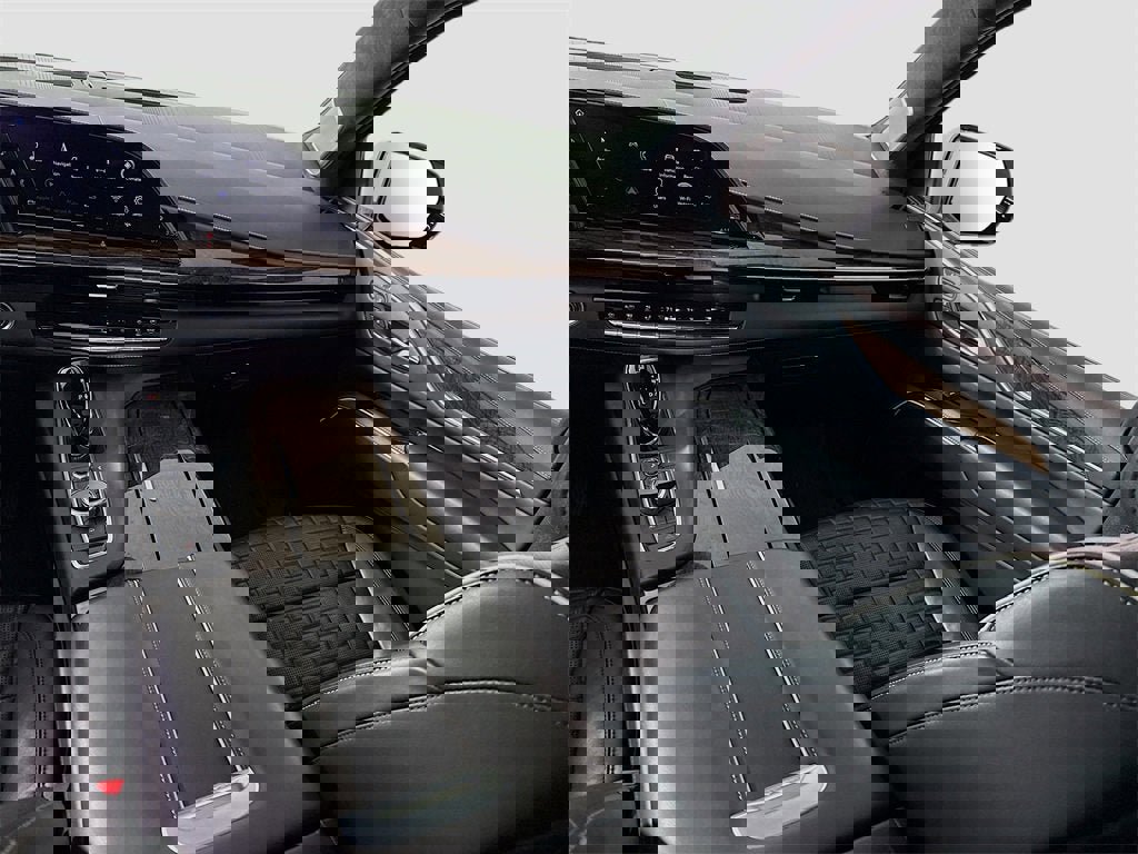 Used 2021 Cadillac Escalade Sport Platinum w/ LPO, ONYX Package image 18