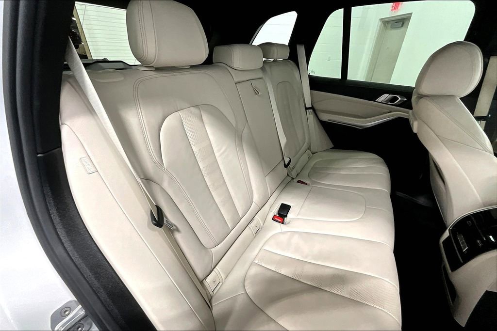 Used 2020 BMW X5 xDrive40i w/ Premium Package image 37