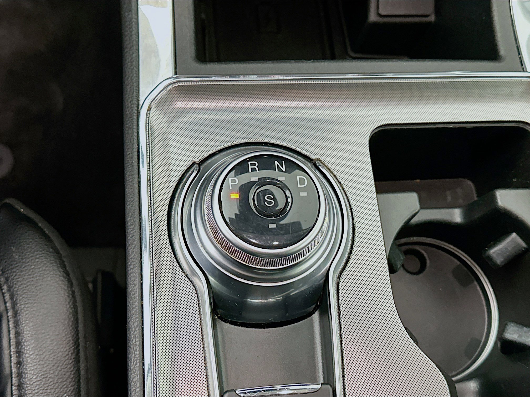 Used 2024 Ford Edge Titanium image 23