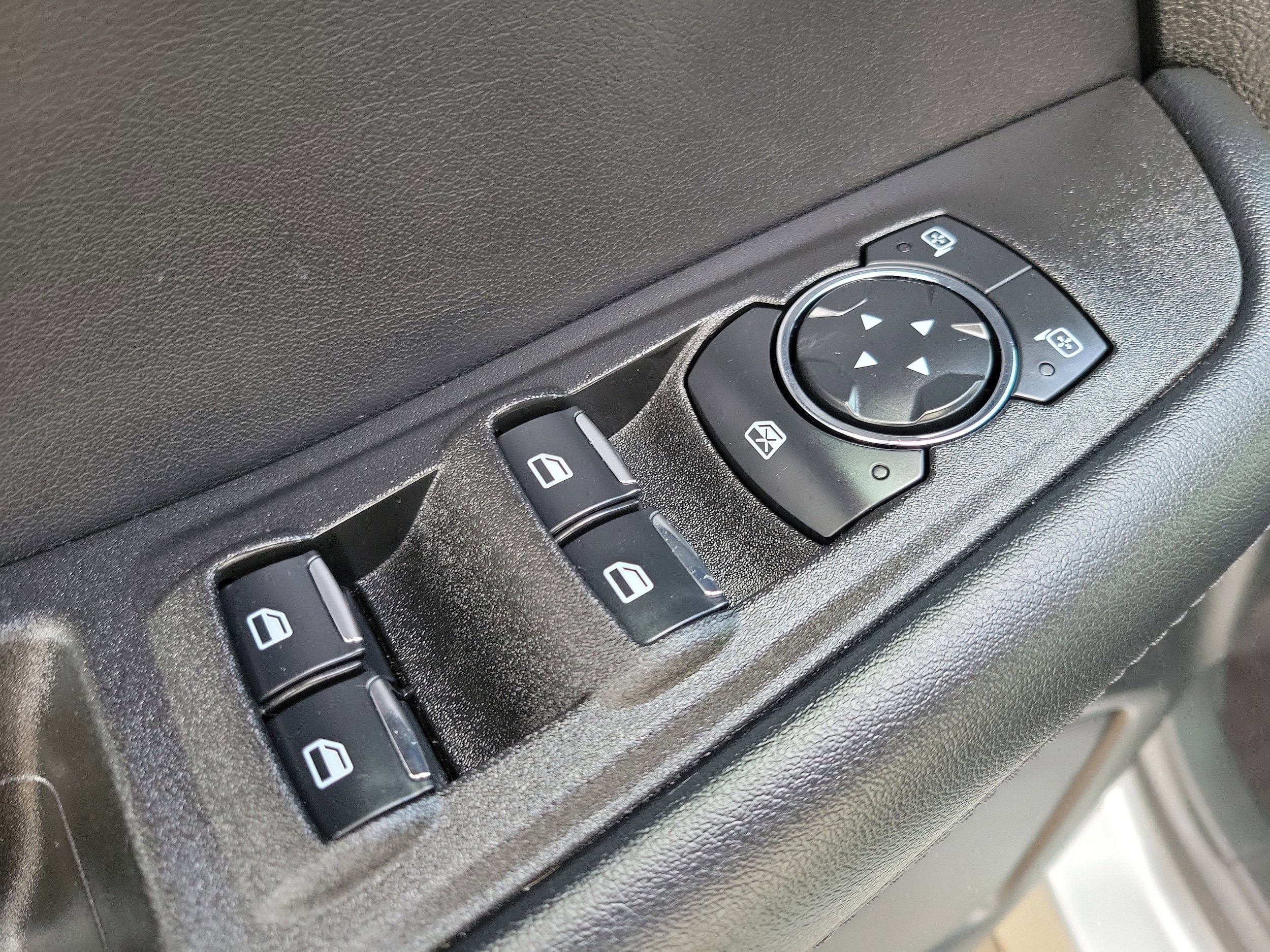 Used 2024 Ford Edge SEL w/ Convenience Package image 18