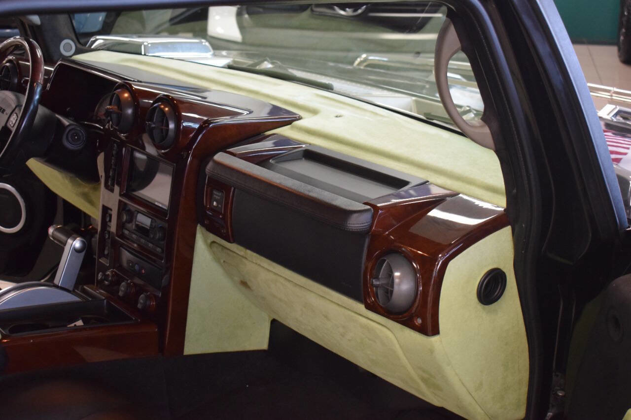 Used 2003 HUMMER H2 w/ Preferred Equipment Group image 51