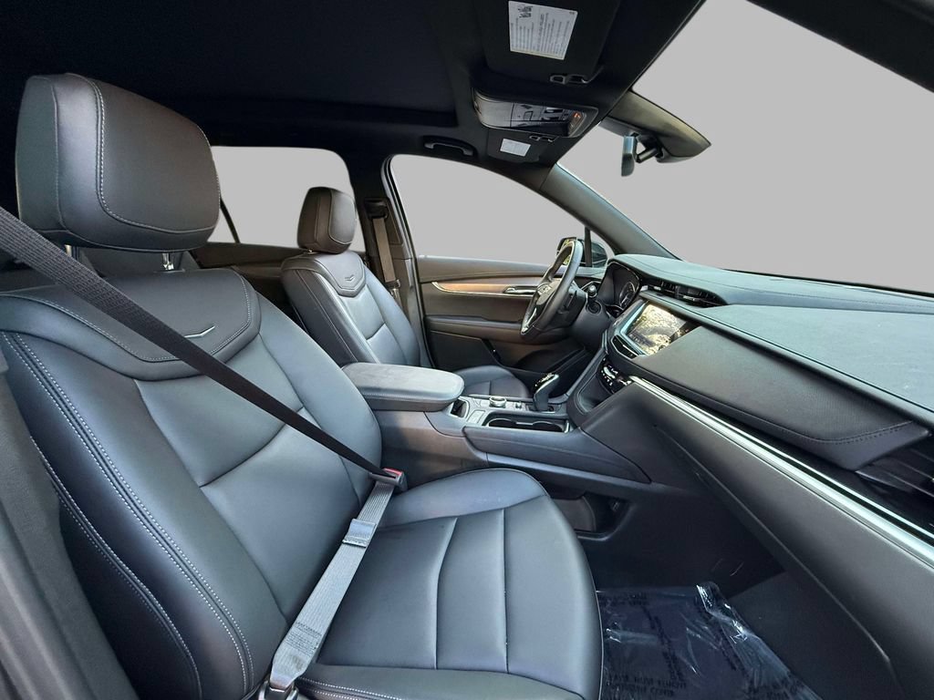 Certified 2024 Cadillac XT6 Luxury AWD/4WD image 14