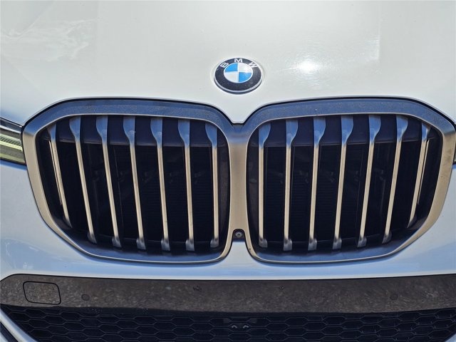 Used 2020 BMW X7 M50i w/ Dynamic Handling Package AWD/4WD image 3
