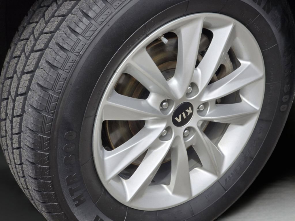 Used 2019 Kia Sorento LX w/ LX Convenience Package image 23