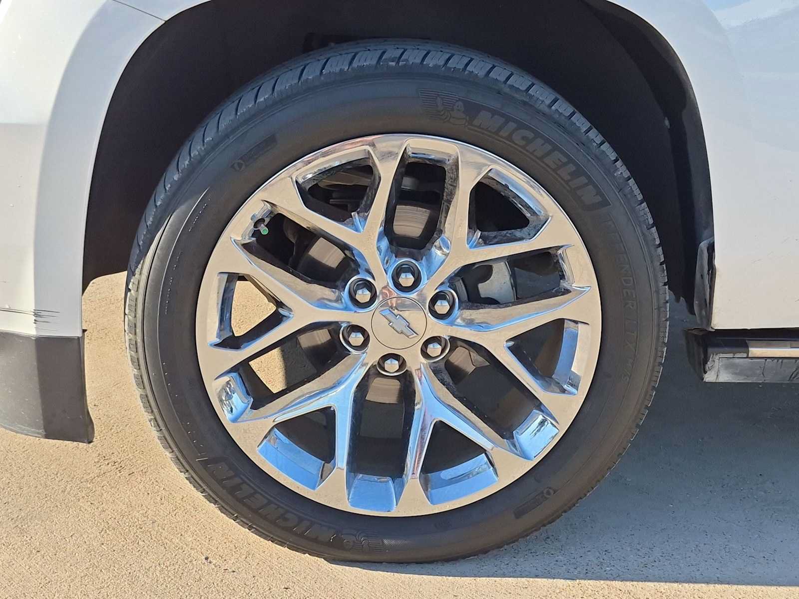 Used 2016 Chevrolet Suburban LTZ RWD image 21