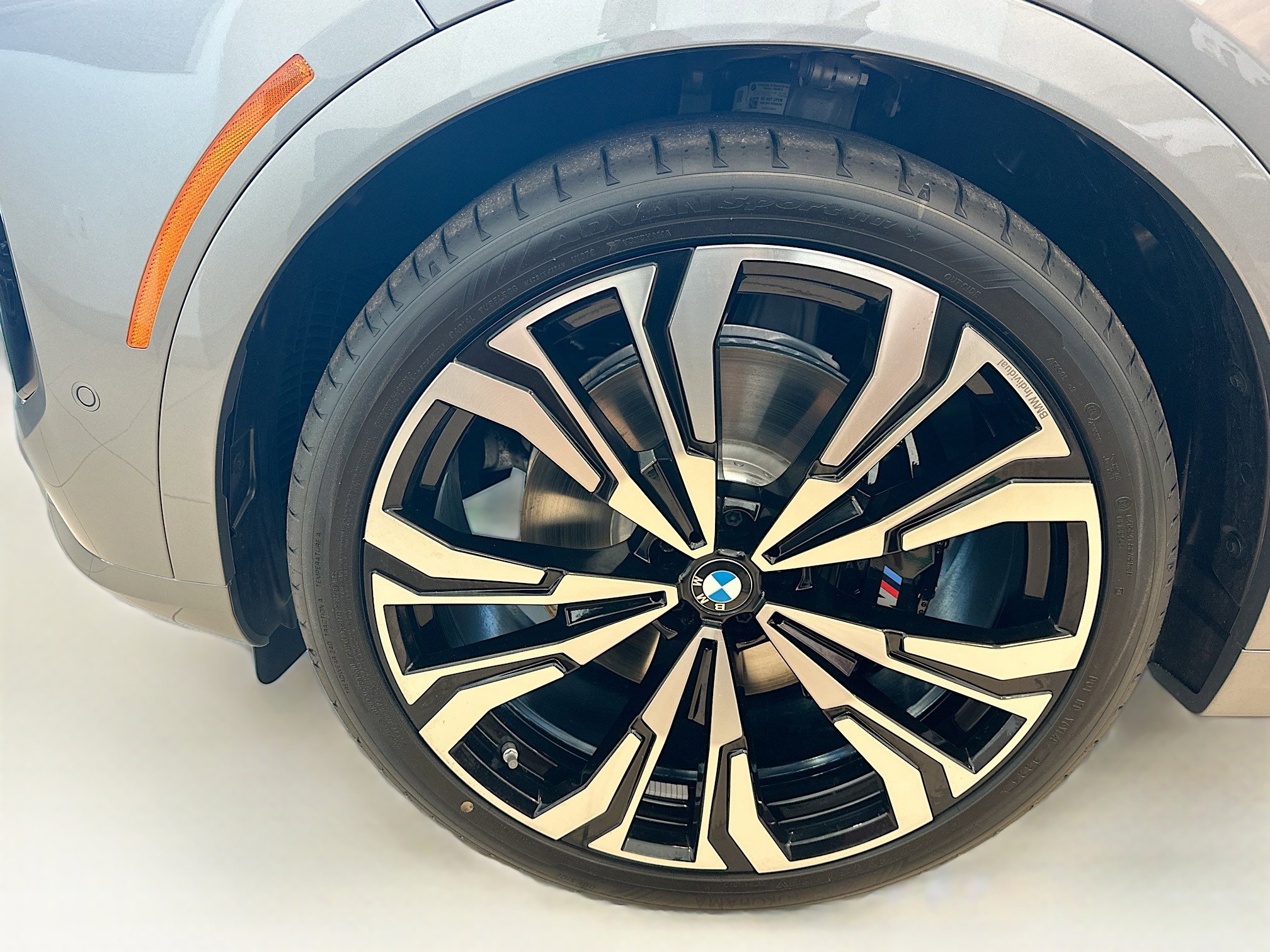 New 2026 BMW X7 M60i image 23