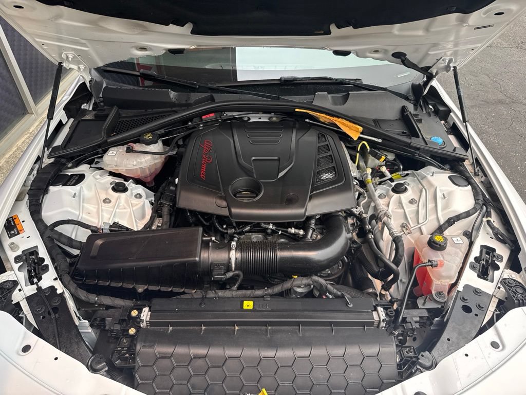 Used 2019 Alfa Romeo Giulia AWD image 22