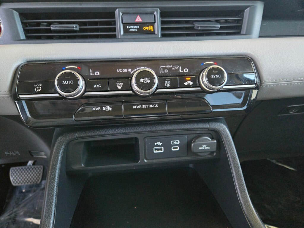 Used 2023 Honda Pilot LX image 18