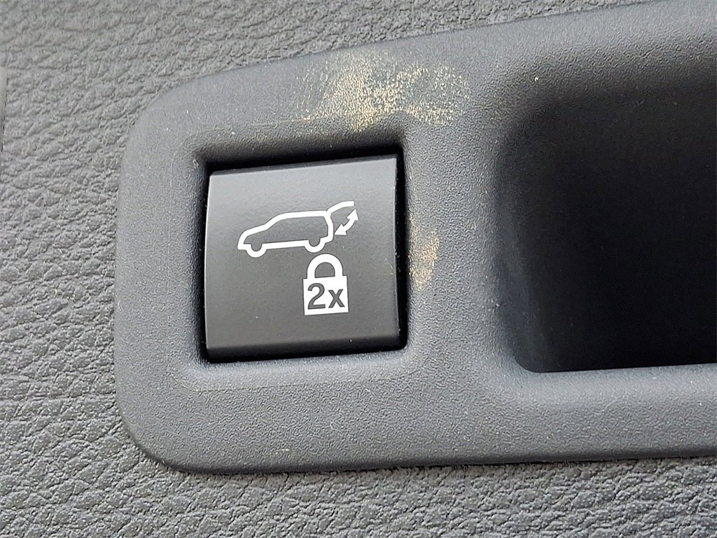 Certified 2024 Toyota Sienna Limited image 30