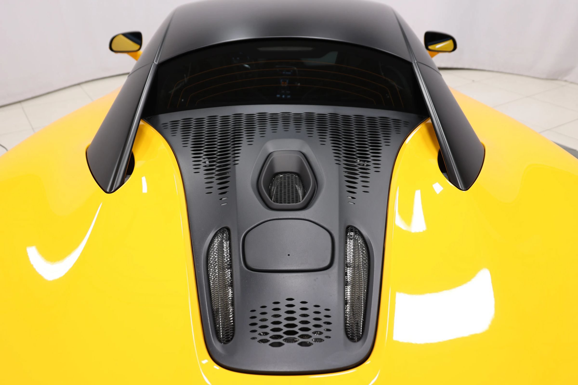 Used 2023 McLaren Artura RWD image 58