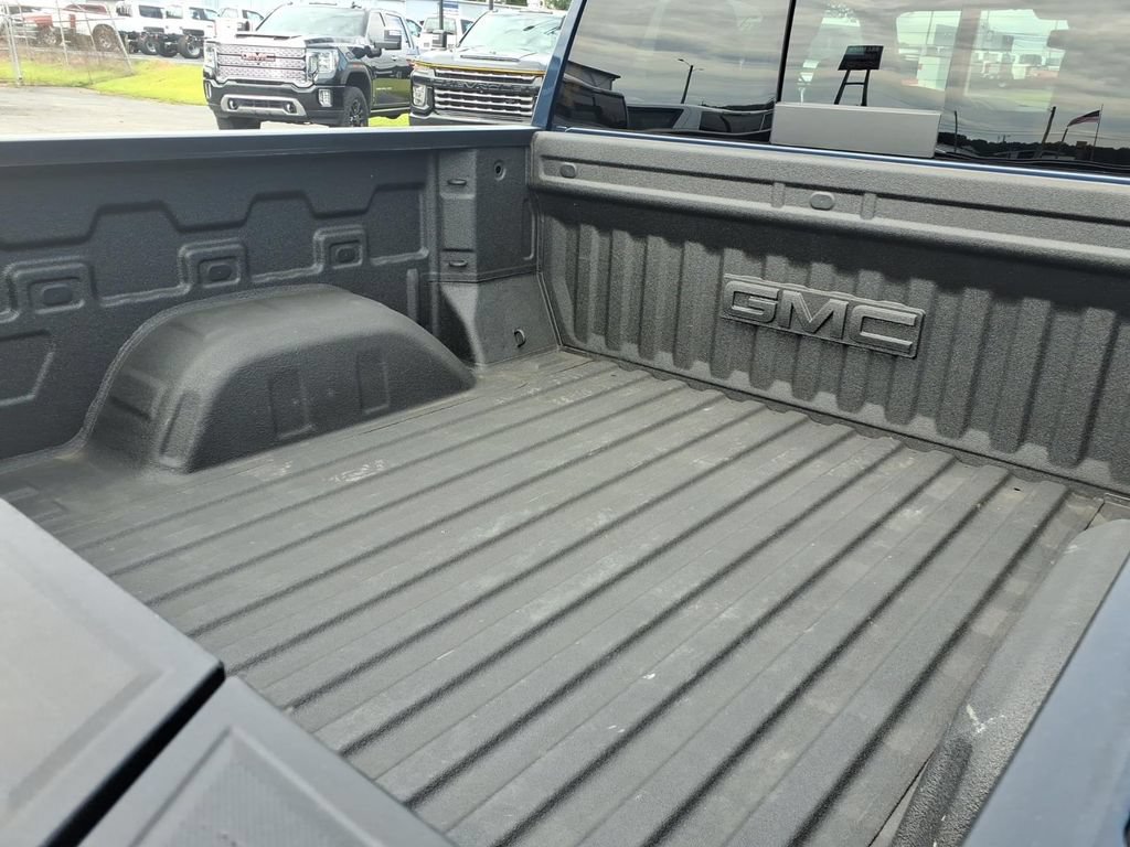 Used 2023 GMC Sierra 1500 SLT w/ SLT Premium Plus Package AWD/4WD image 16