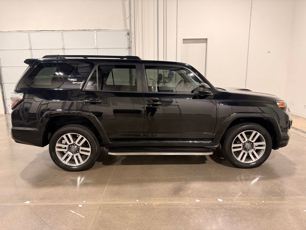 Used 2022 Toyota 4Runner TRD Sport AWD/4WD image 4