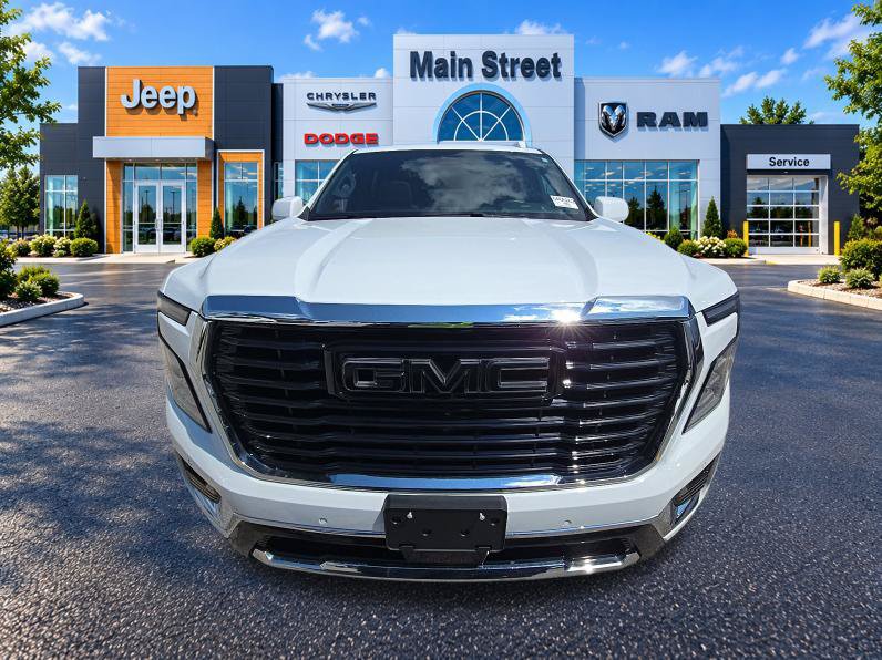 Used 2025 GMC Yukon Elevation w/ LPO, Elevation Black Package AWD/4WD image 7