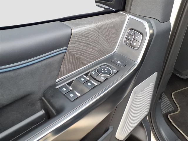 Used 2025 Ford F350 Platinum AWD/4WD image 26