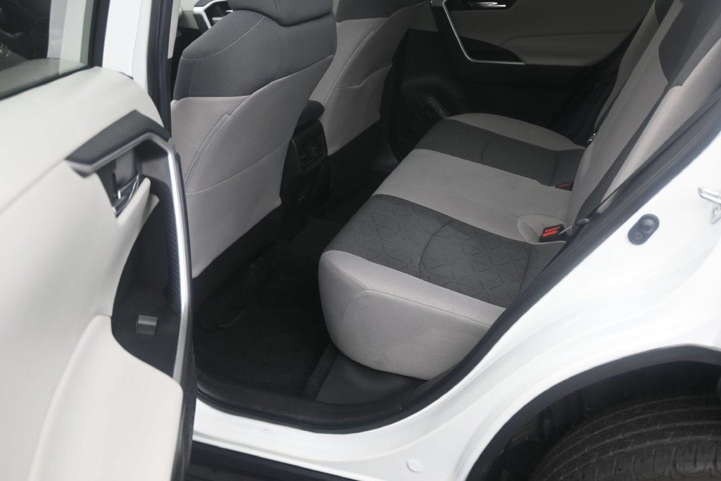 Used 2022 Toyota RAV4 XLE w/ Convenience Package FWD image 12