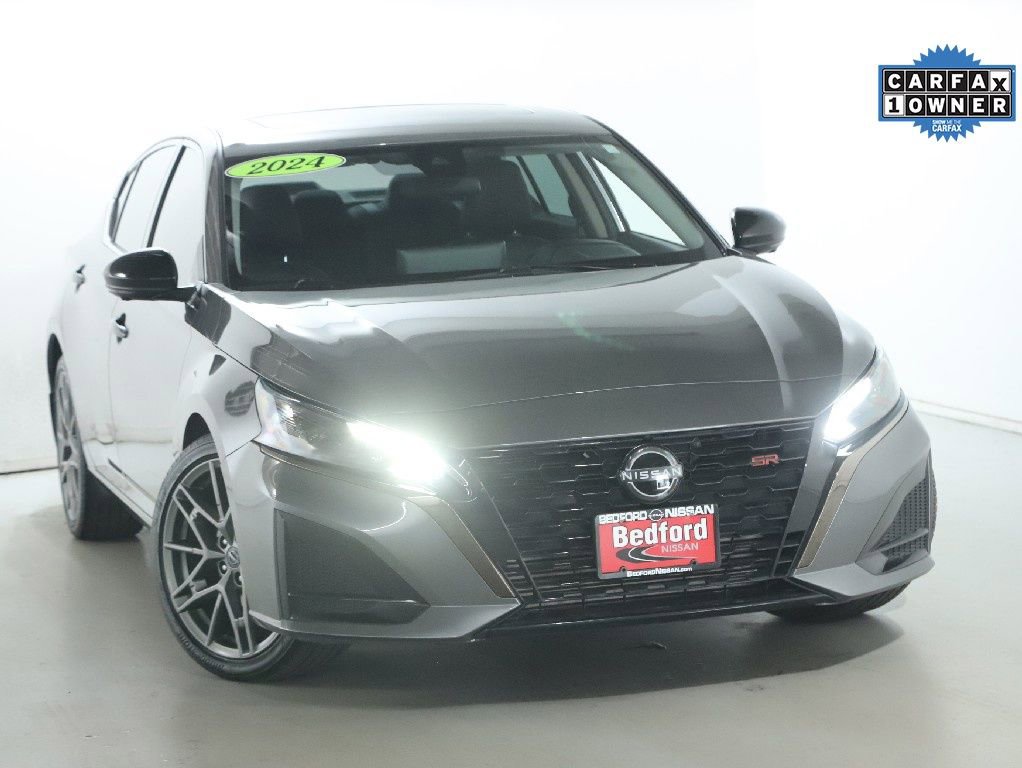 Certified 2024 Nissan Altima 2.0 SR FWD image 3
