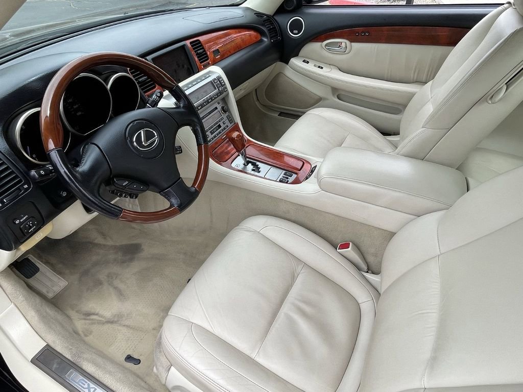Used 2007 Lexus SC 430 Convertible RWD image 18