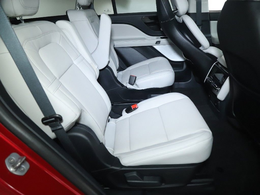 Certified 2025 Lincoln Aviator Reserve w/ Equipment Group 201A image 32