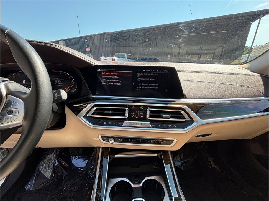 Used 2019 BMW X7 xDrive40i w/ Premium Package AWD/4WD image 11