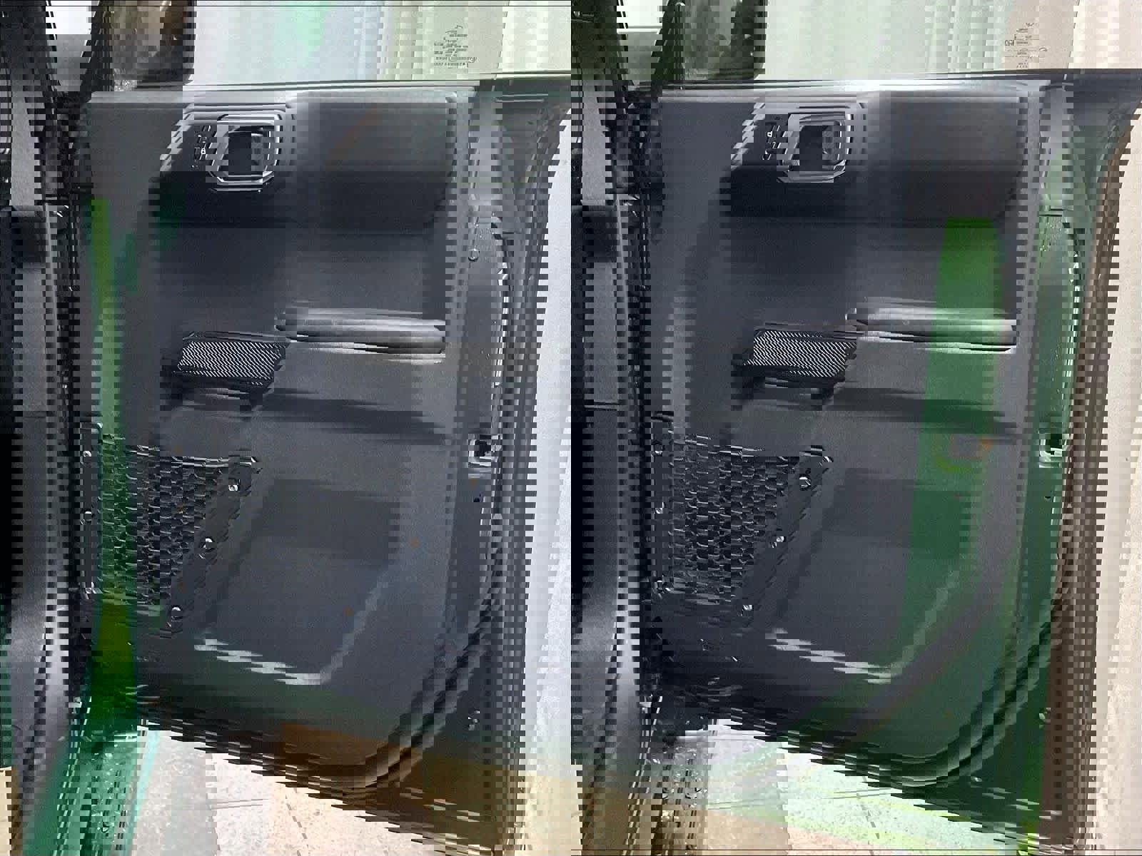 Used 2025 Ford Bronco Outer Banks image 12