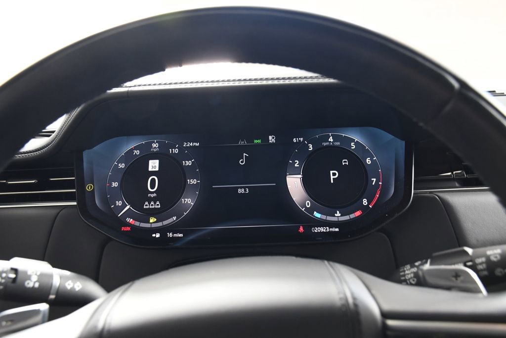 Used 2025 Land Rover Range Rover Long Wheelbase Autobiography image 30