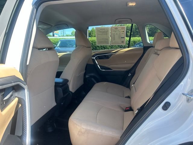 Used 2019 Toyota RAV4 LE FWD image 18