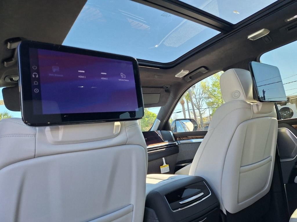 New 2026 Cadillac Escalade ESV Platinum Sport w/ LPO, ONYX Package image 11