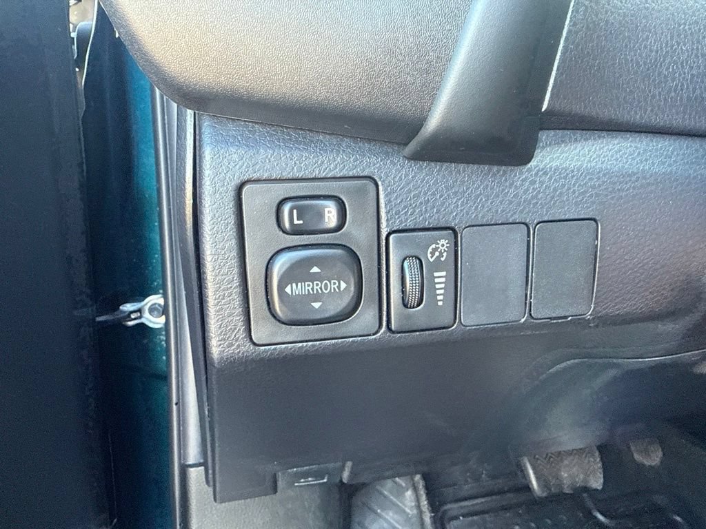 Used 2018 Toyota Corolla LE FWD image 6