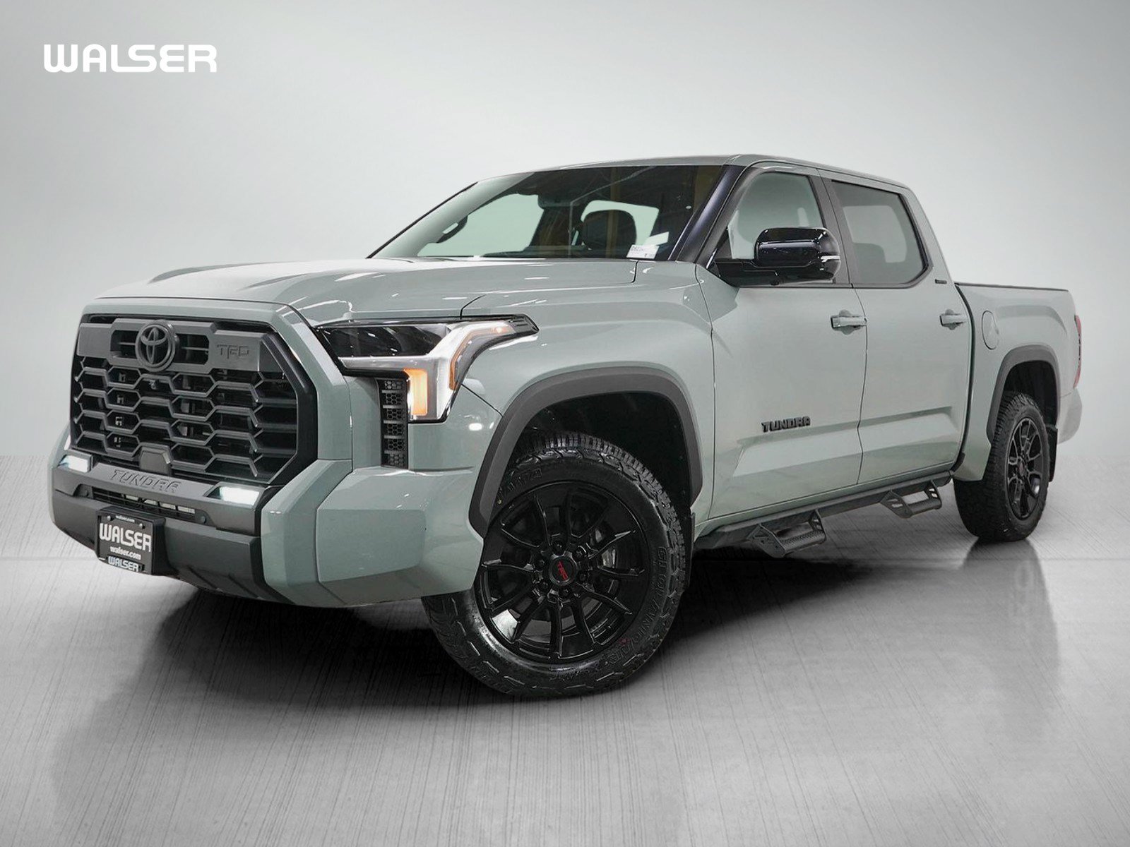 Used 2025 Toyota Tundra Limited AWD/4WD image 1