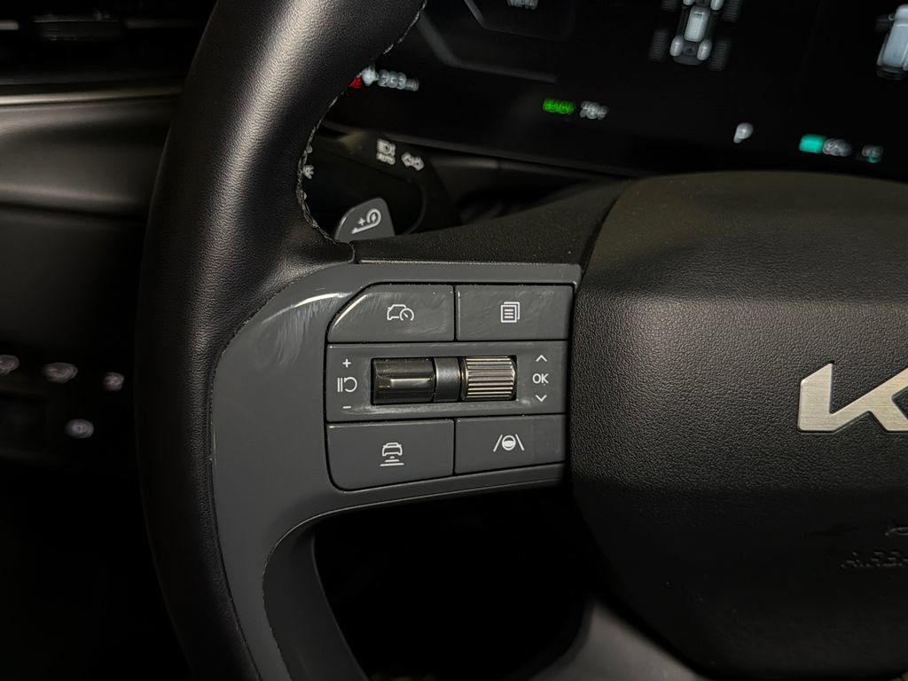 Certified 2024 Kia EV9 Wind AWD/4WD image 30