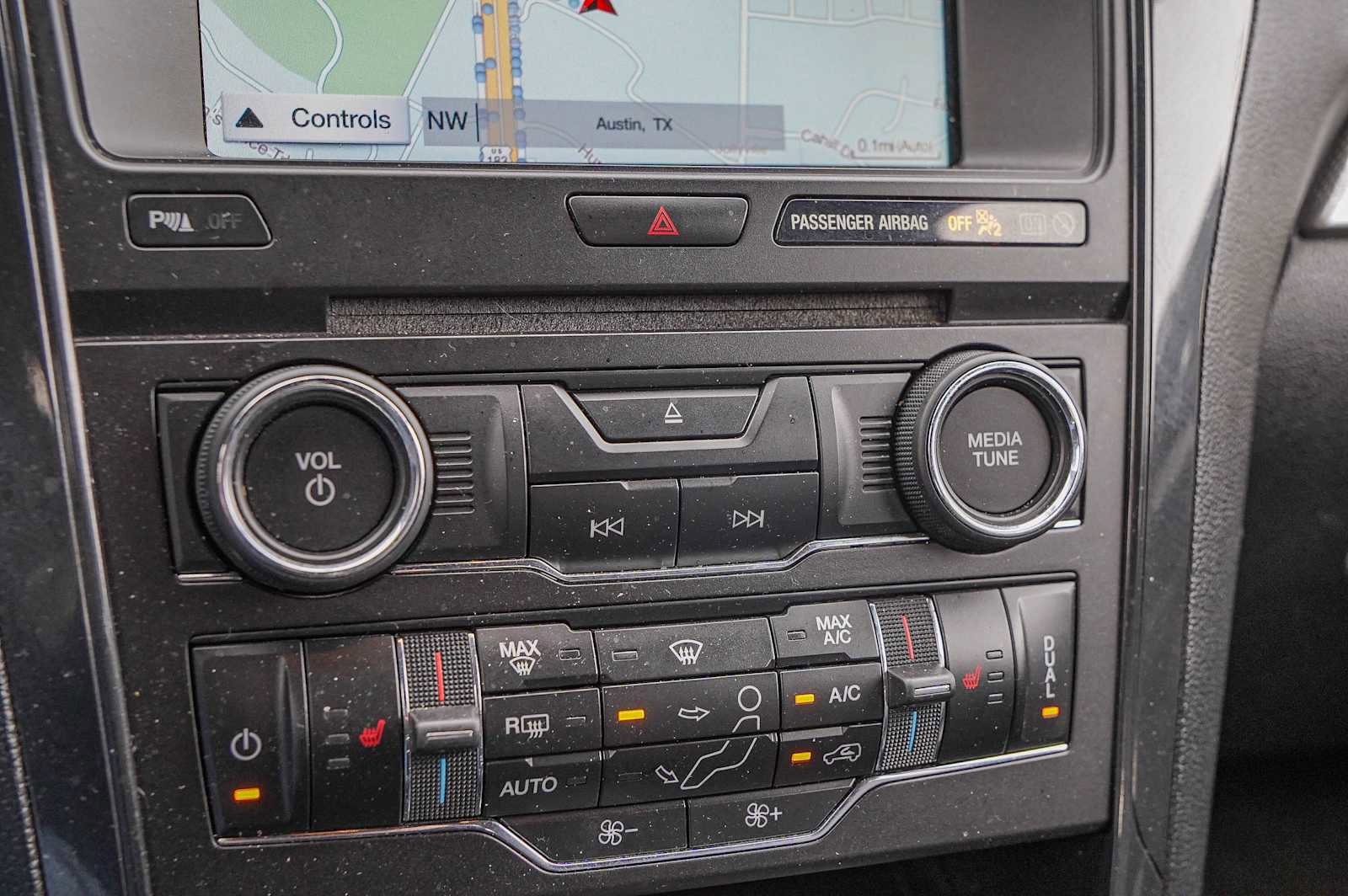 Used 2017 Ford Explorer XLT w/ Equipment Group 202A image 18