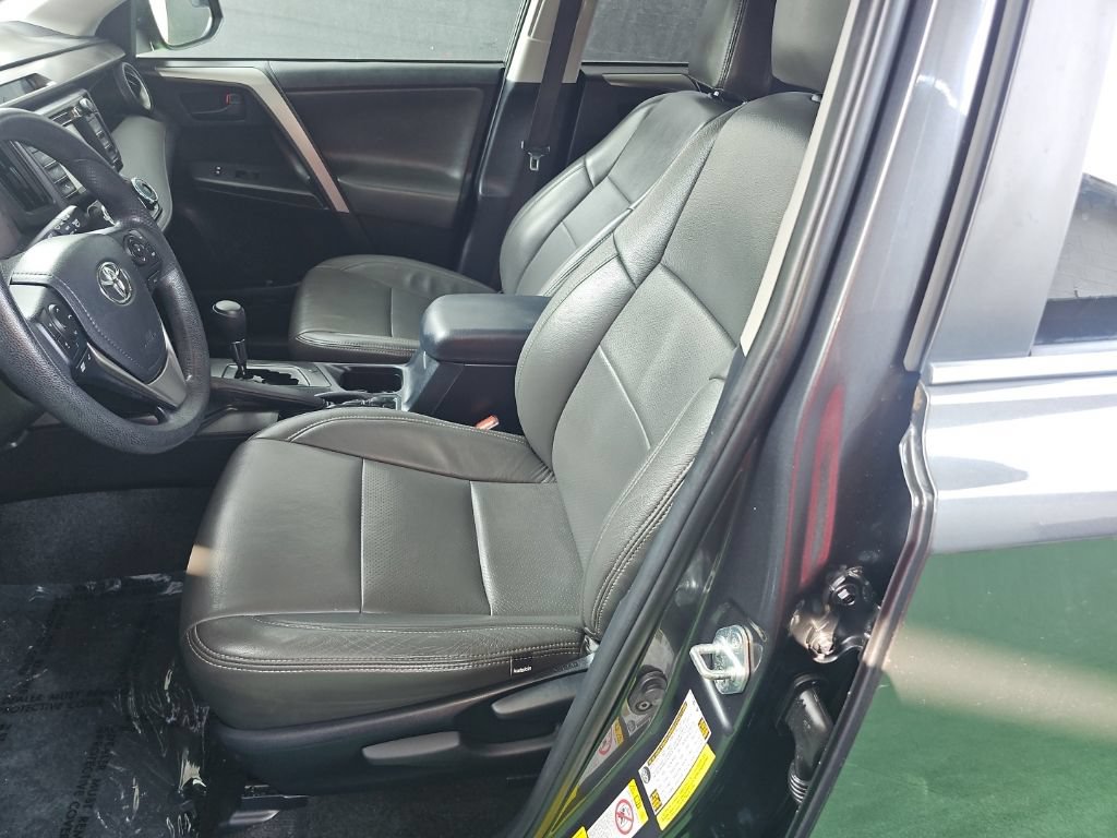 Used 2017 Toyota RAV4 LE FWD image 32