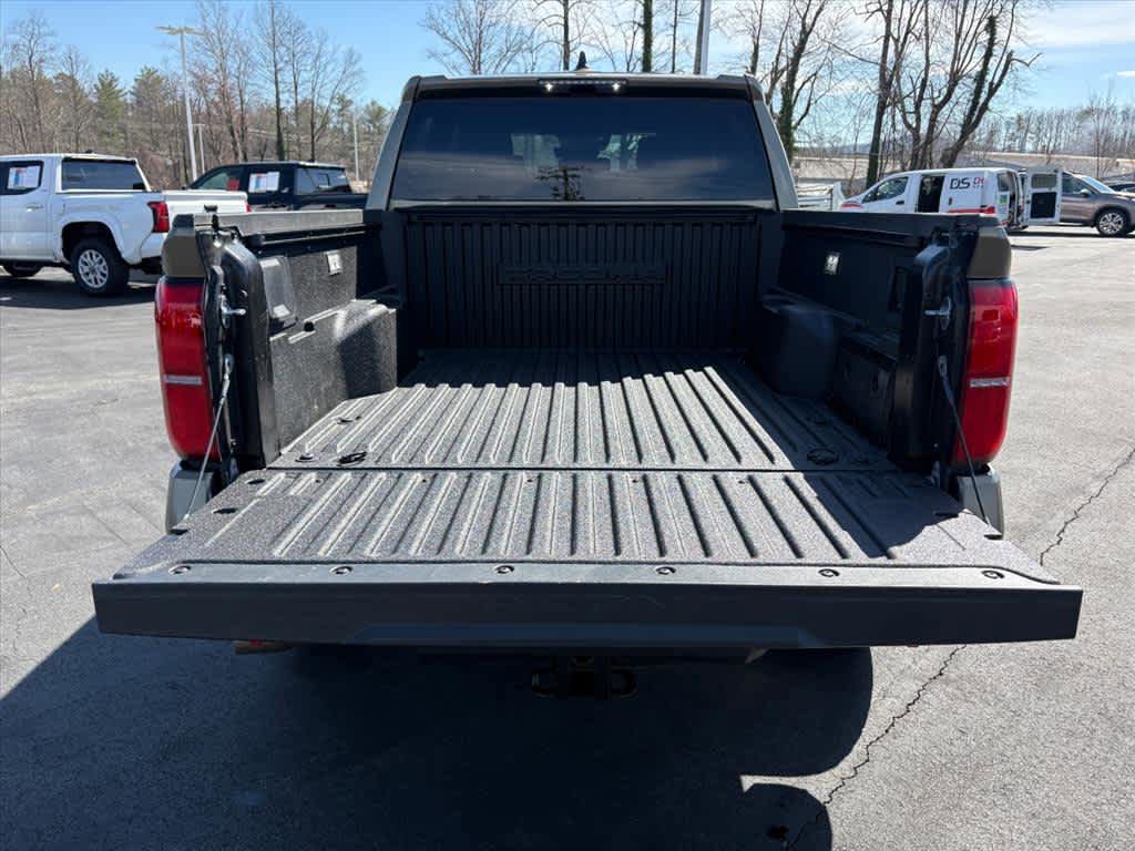 Used 2025 Toyota Tacoma TRD Off-Road AWD/4WD image 29
