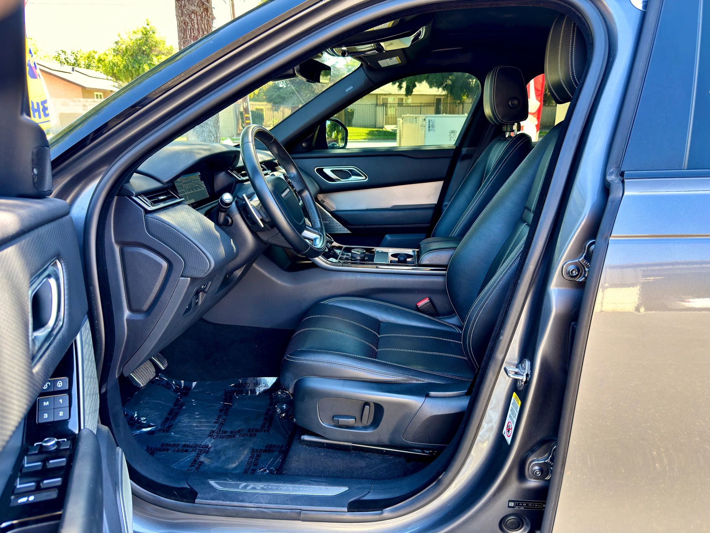 Used 2019 Land Rover Range Rover Velar R-Dynamic SE AWD/4WD image 13