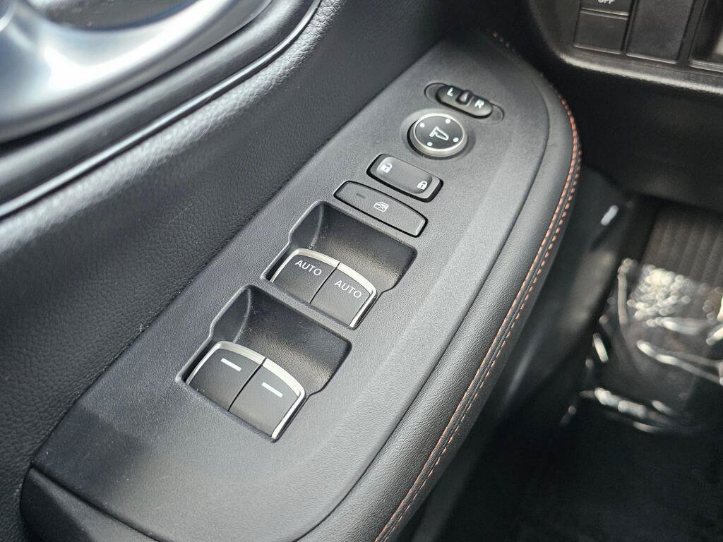 Certified 2025 Honda HR-V Sport image 30