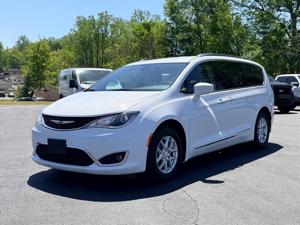 Used 2020 Chrysler Pacifica Touring-L image 8