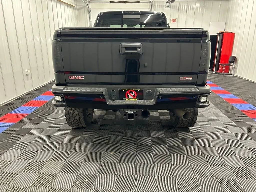 Used 2017 GMC Sierra 2500 SLT w/ Duramax Plus Package image 4