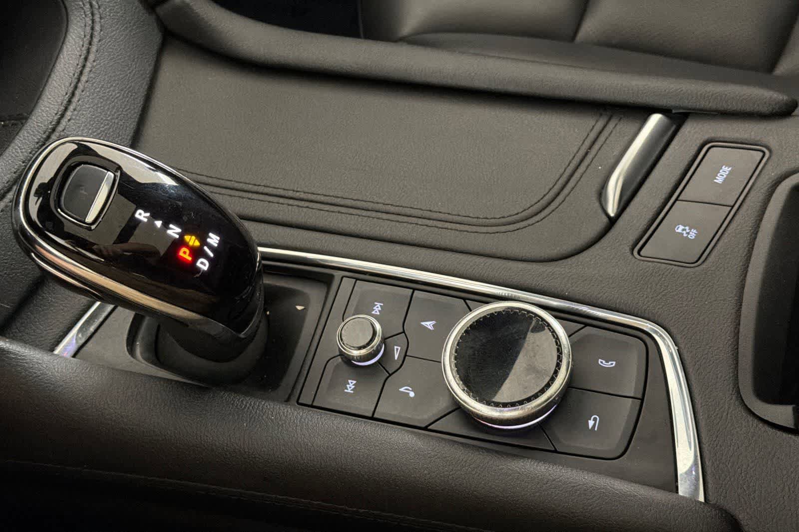 Used 2023 Cadillac XT6 Sport w/ Technology Package image 22