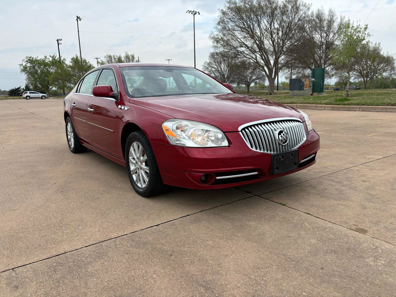 Used 2011 Buick Lucerne CXL w/ Driver Confidence Package FWD image 27