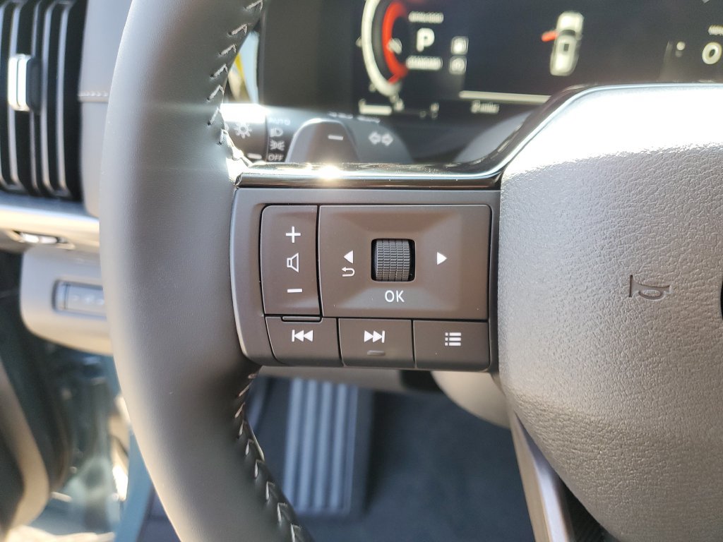 New 2026 Nissan Pathfinder SL FWD image 25