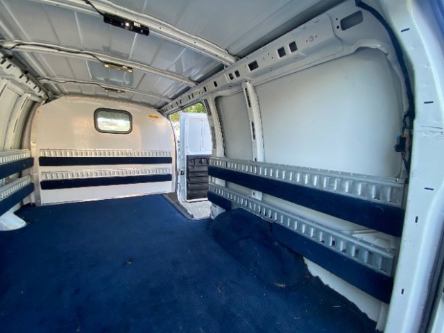 Used 2018 Chevrolet Express 2500 image 17