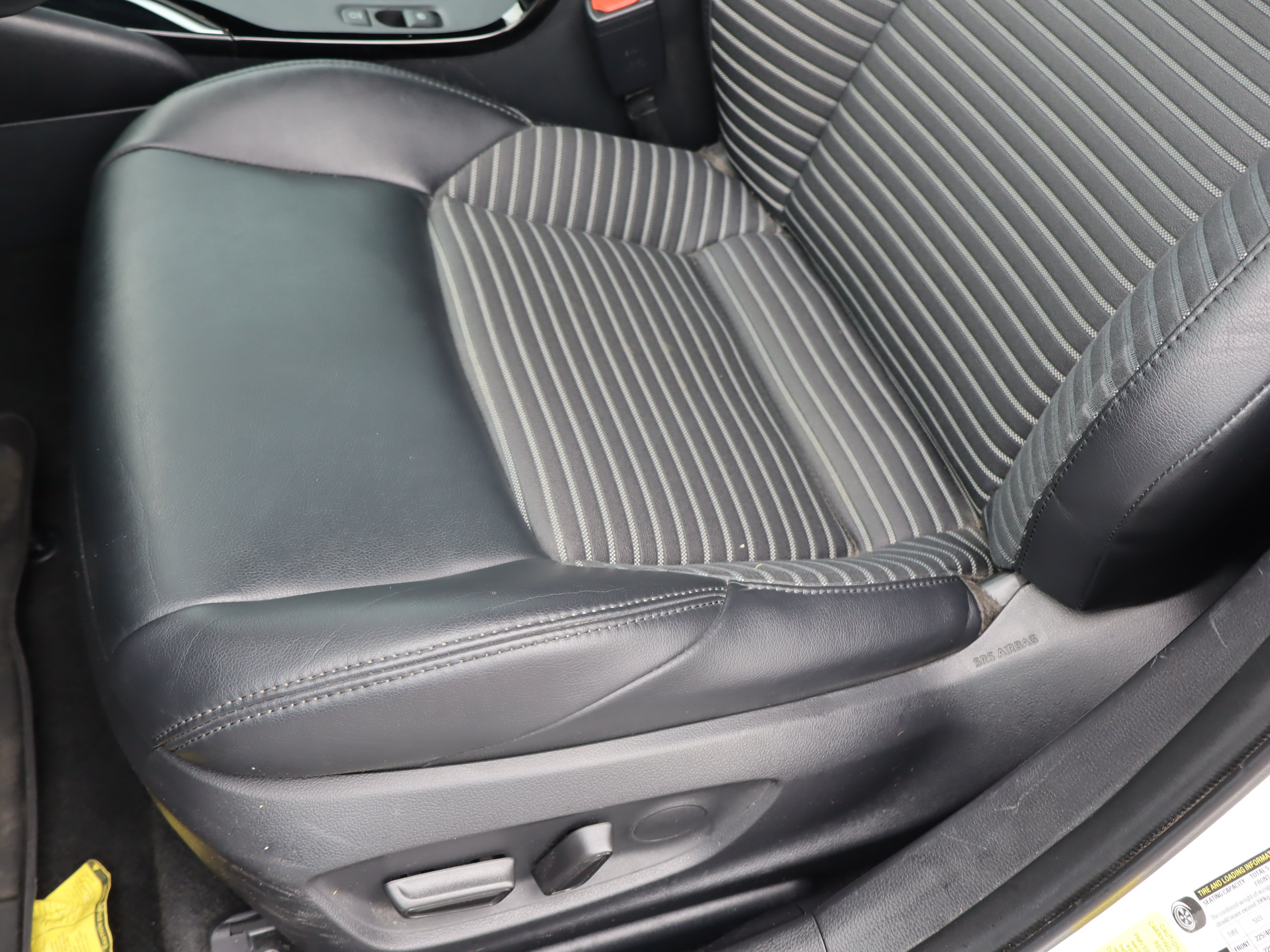 Used 2023 Toyota Corolla XSE FWD image 17