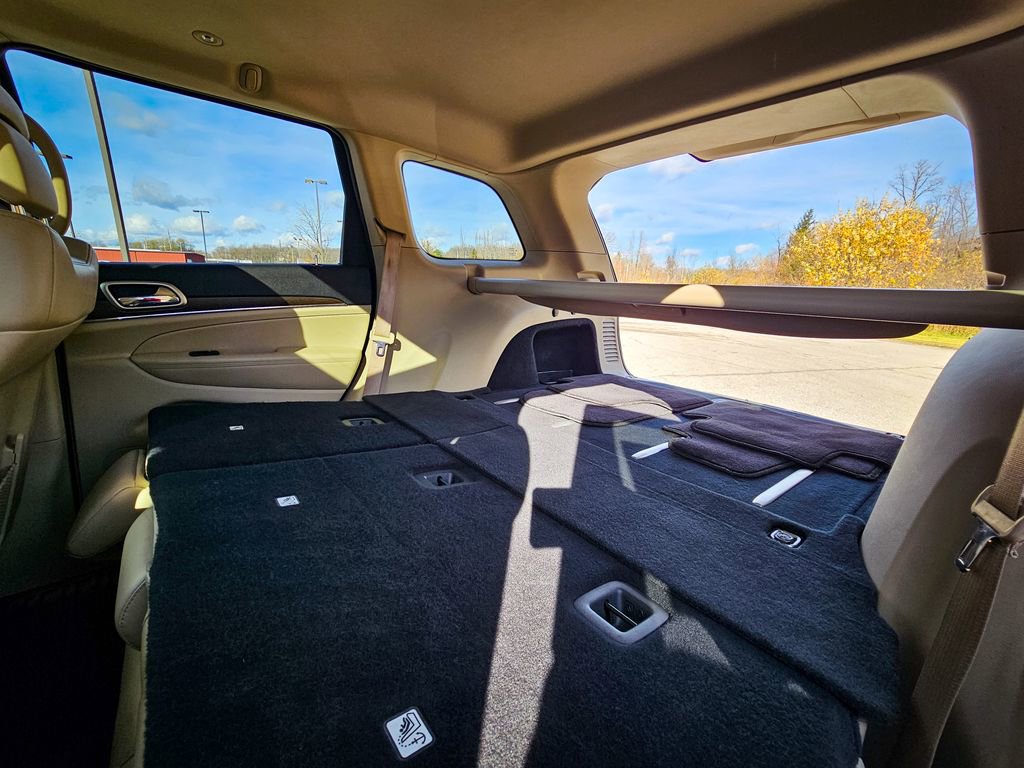 Used 2017 Jeep Grand Cherokee Limited image 38